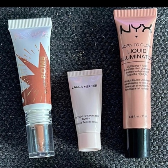 2 cream blushes and 1 illuminator - Picture 1 of 2